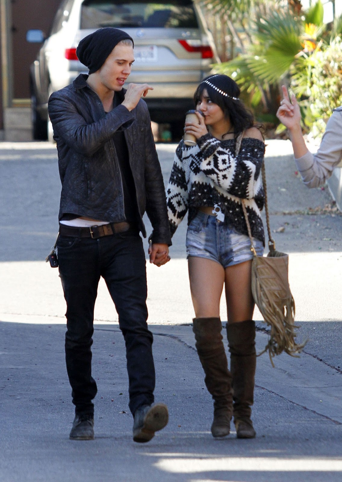 Vanessa Hudgens - Bio Dating Boyfriend Dad (parents) Height Ethnicity
